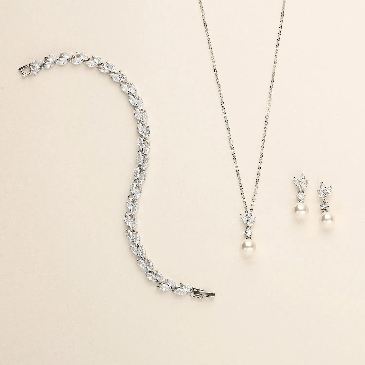 Eve Earrings and Necklace Set